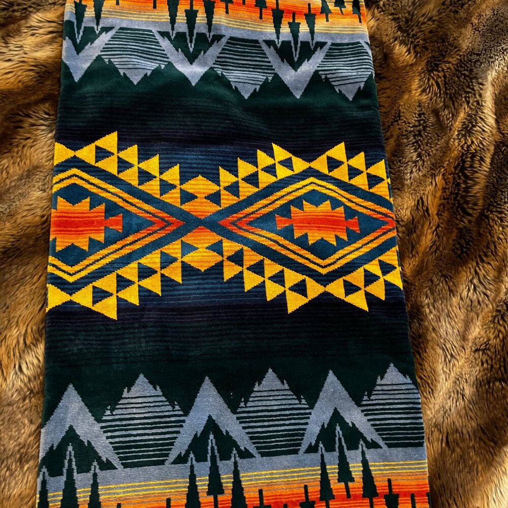 Pendelton Wildland Heroes Supersize Spa Towel - Picture 3 of 4